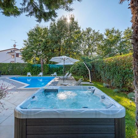 Villa Martimar With Pool And Hot Tub In Istria Rosini Bagian luar foto