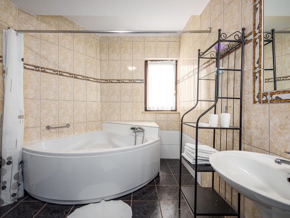 Villa Martimar With Pool And Hot Tub In Istria Rosini Bagian luar foto