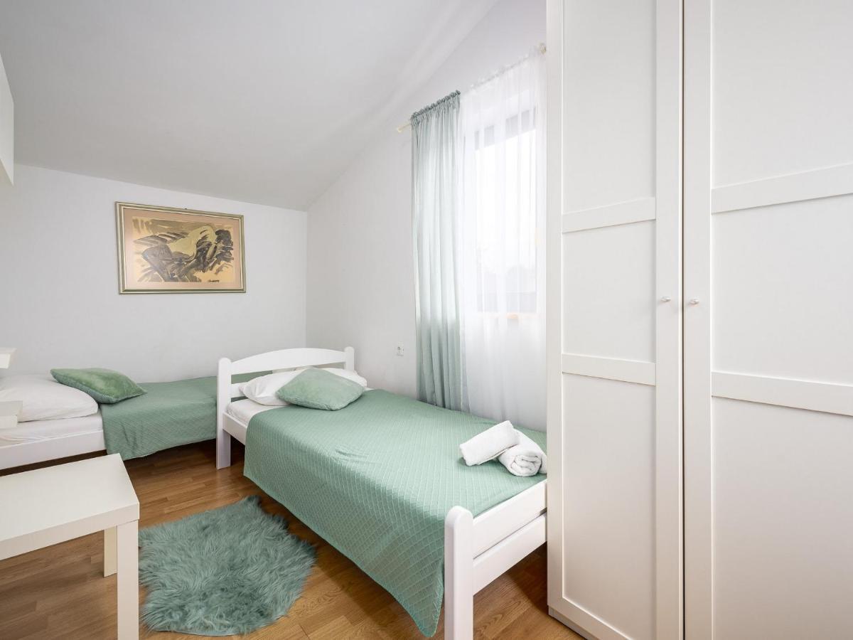 Villa Martimar With Pool And Hot Tub In Istria Rosini Bagian luar foto