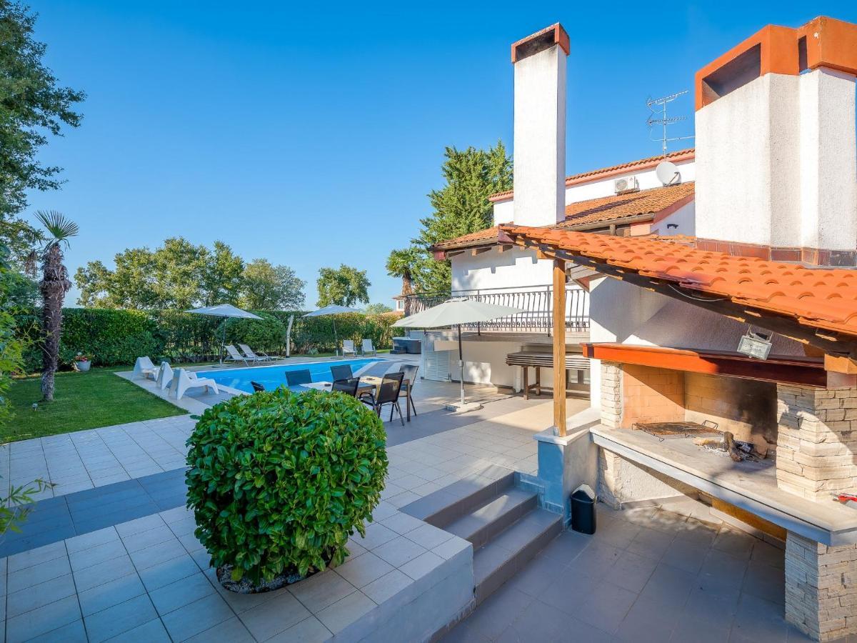 Villa Martimar With Pool And Hot Tub In Istria Rosini Bagian luar foto