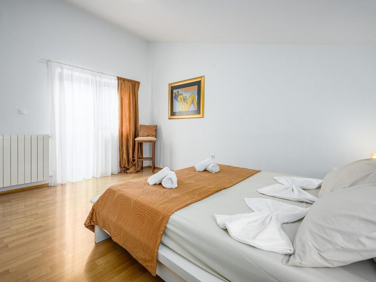 Villa Martimar With Pool And Hot Tub In Istria Rosini Bagian luar foto