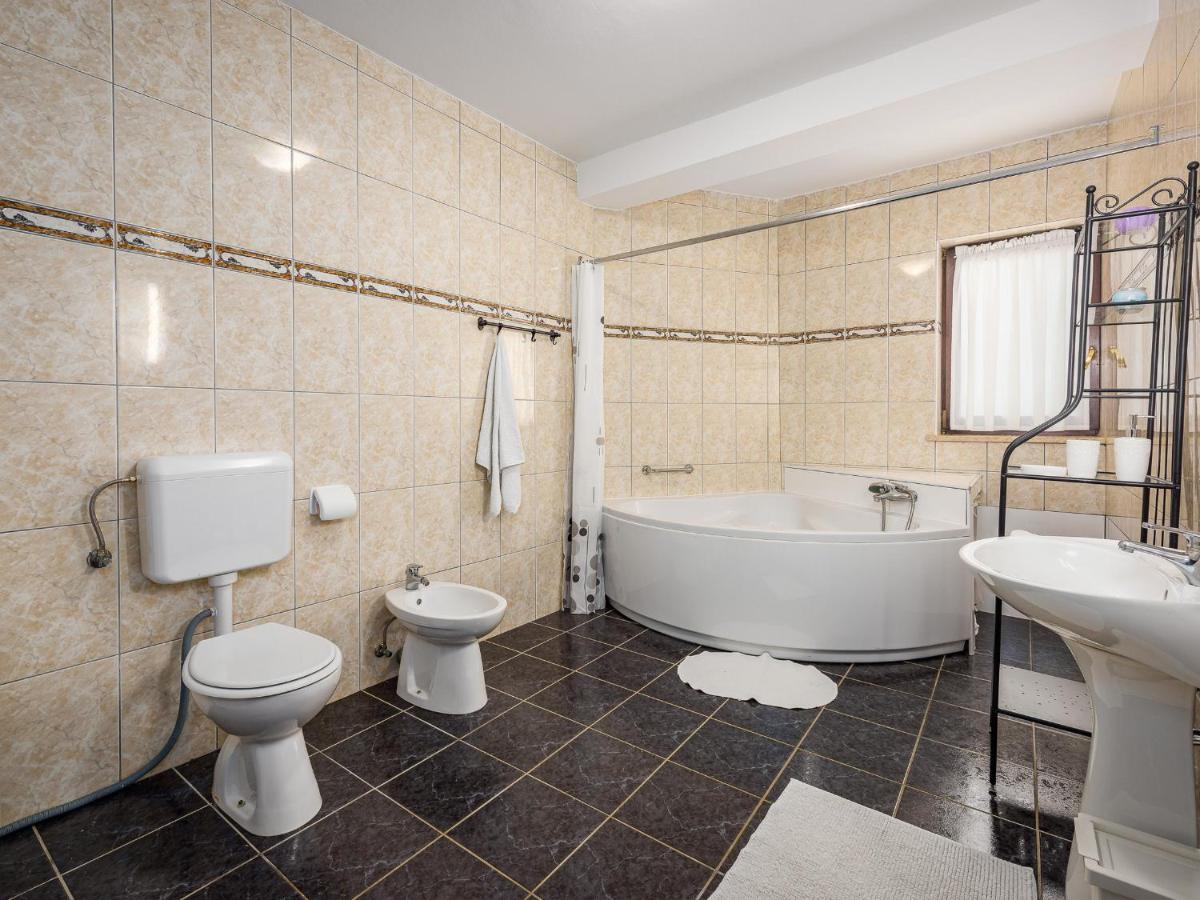 Villa Martimar With Pool And Hot Tub In Istria Rosini Bagian luar foto