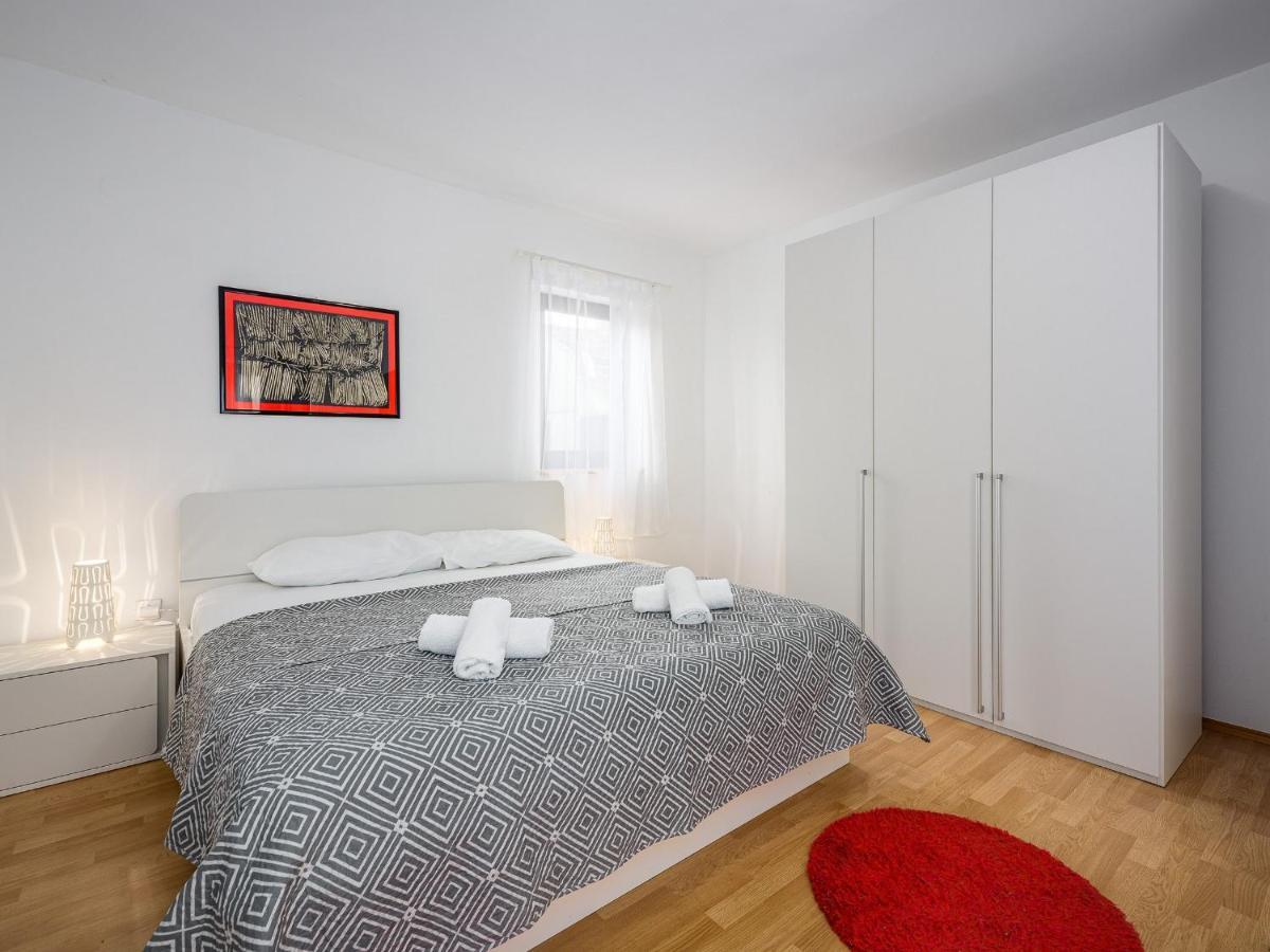 Villa Martimar With Pool And Hot Tub In Istria Rosini Bagian luar foto