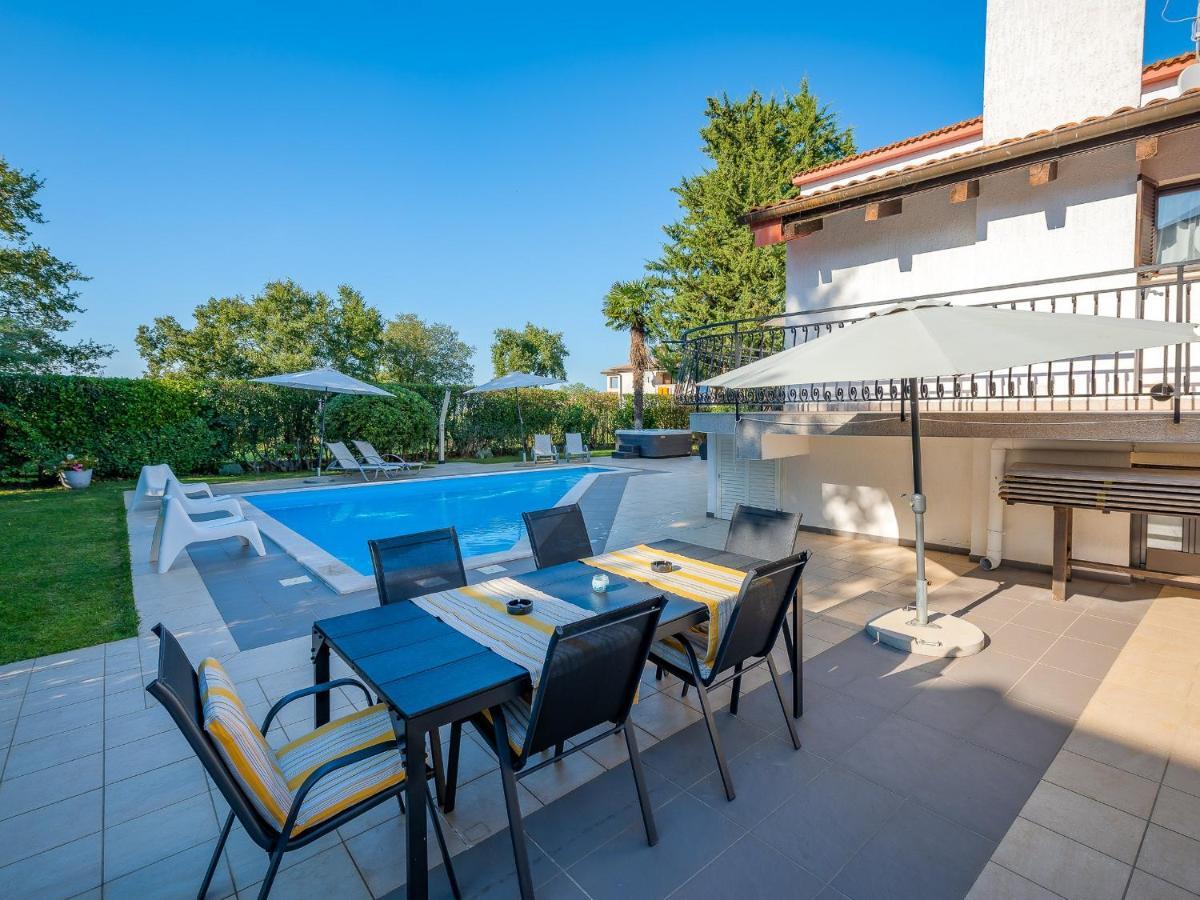 Villa Martimar With Pool And Hot Tub In Istria Rosini Bagian luar foto